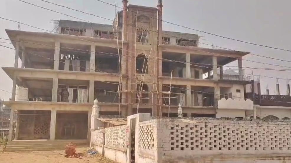 Survey begins on Kushinagar's Madani Mosque amidst encroachment allegations.