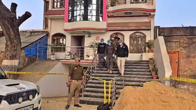 In Jaunpur, a man na