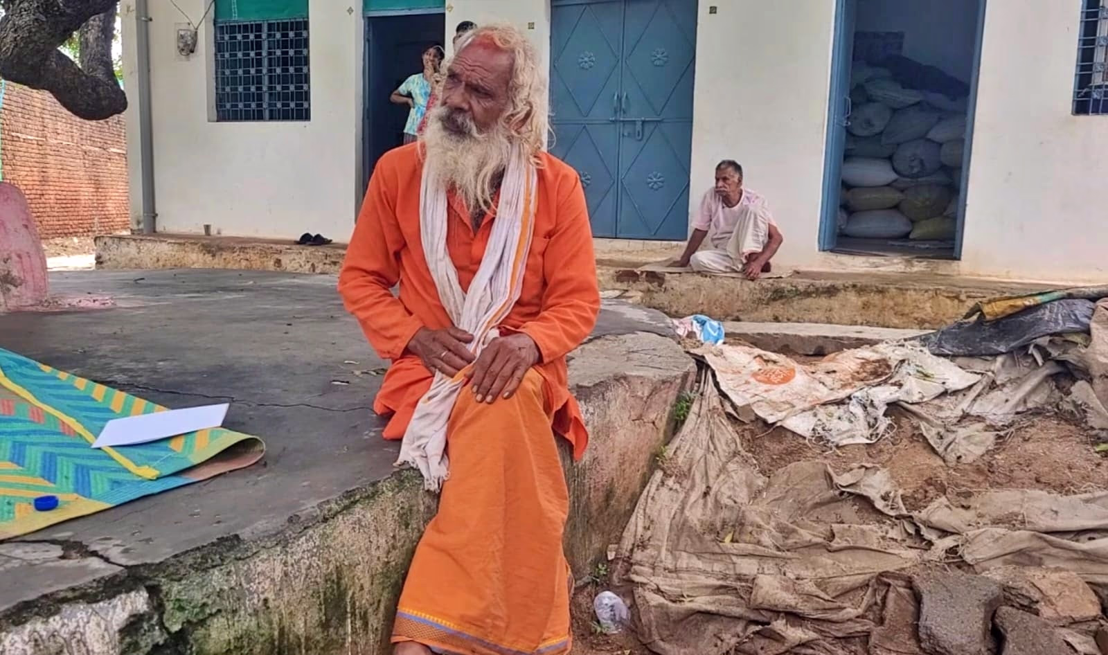Wife returns after 22 years to seize newfound wealth from her husband in Jhansi