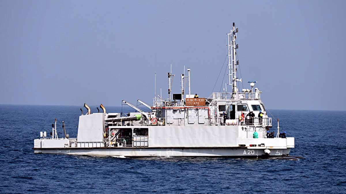 Diving Support Craft