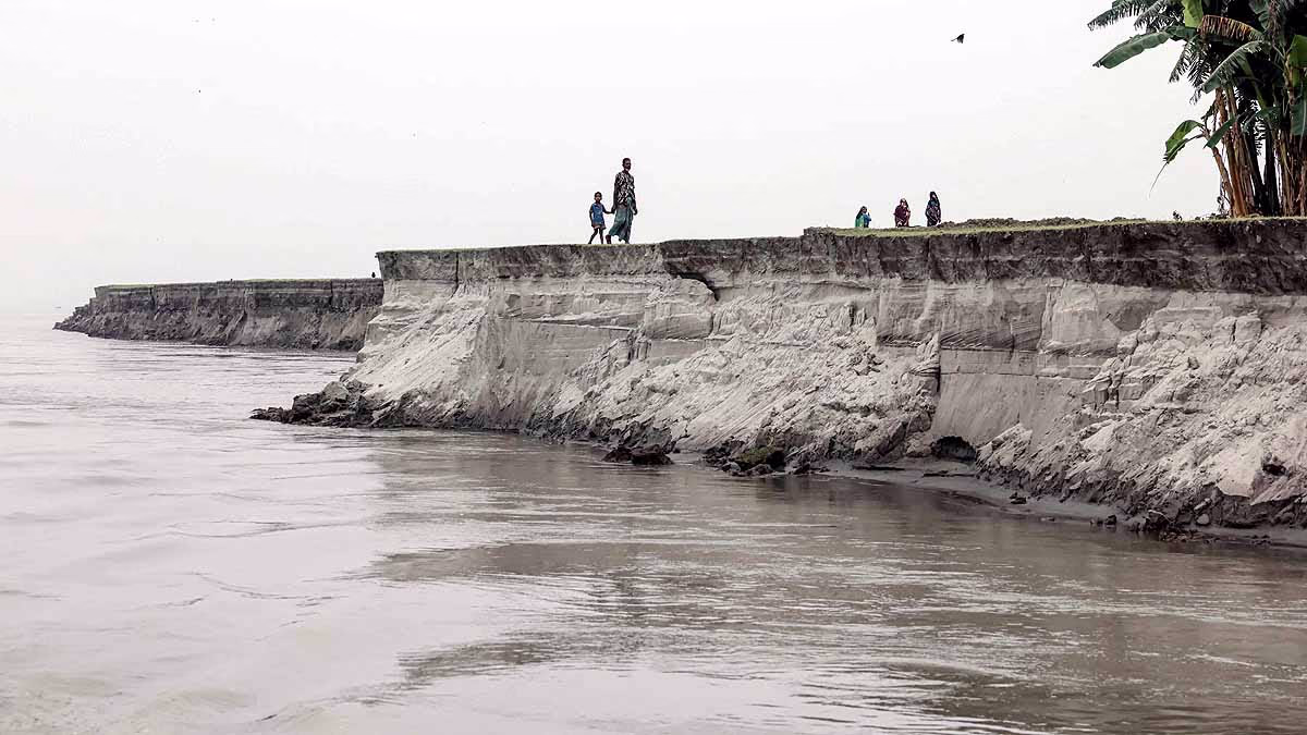 Sandy Shifting Grounds of Northern Bangladesh