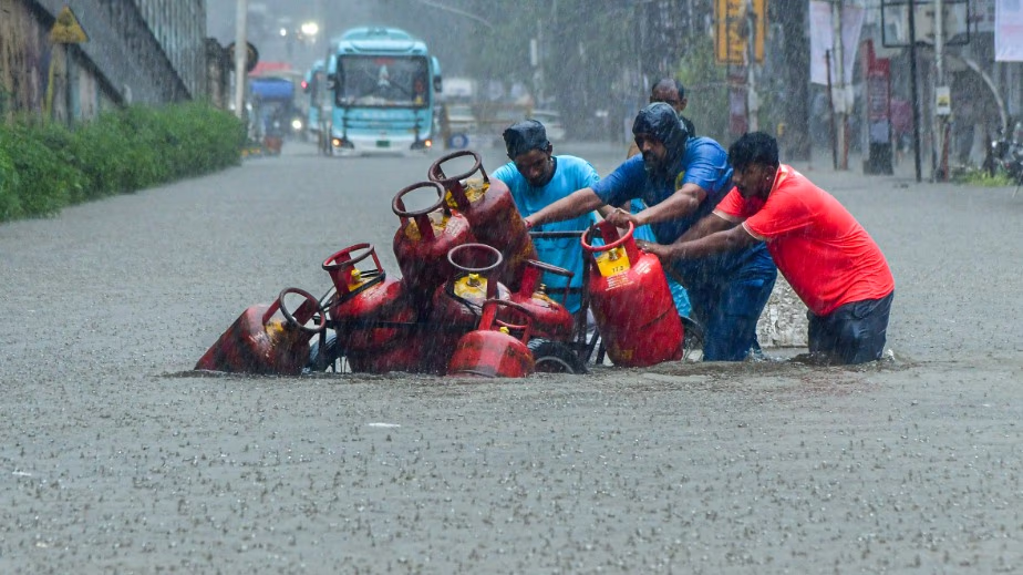 Heavy Rain Alert in Mumbai