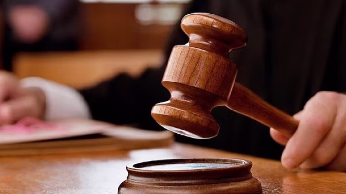 Symbolic image depicting the reserved decision by the High Court on Delhi CAG report