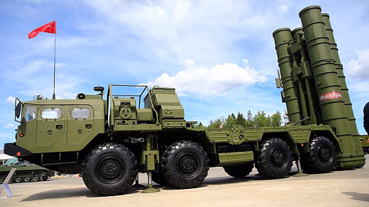 Russia is upgrading its S-400 missile defense system. (File Photo: Getty)
