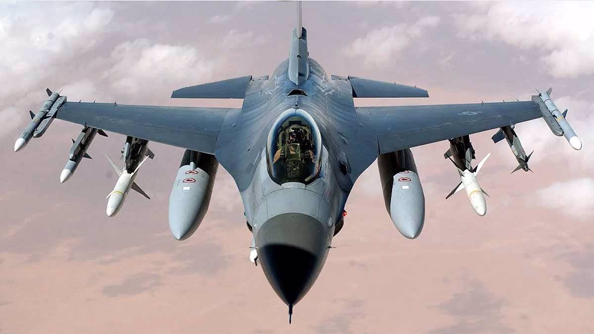 This is an American-made F-16 fighter jet that Pakistan possesses. It was shot down in Operation Sindoor. (File Photo: Getty)