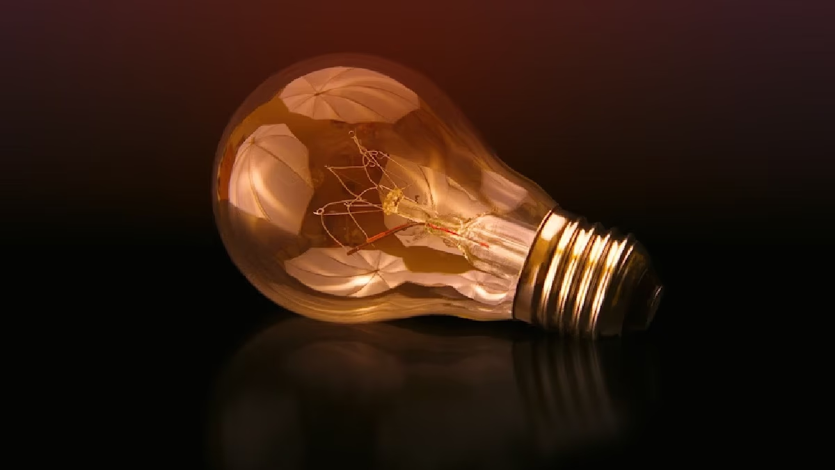 Lights with auto-sensing technology