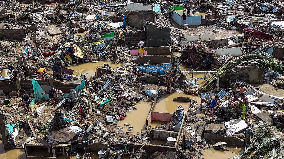 Raging Winds of Typhoon Kalmaegi