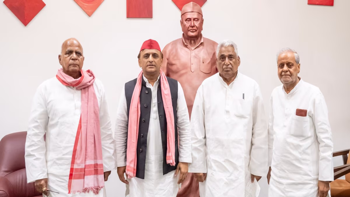 Mata Prasad Pandey (second from right) leads the SP 15-member delegation to visit Sambhal. (Photo: X/@SamajwadiParty)