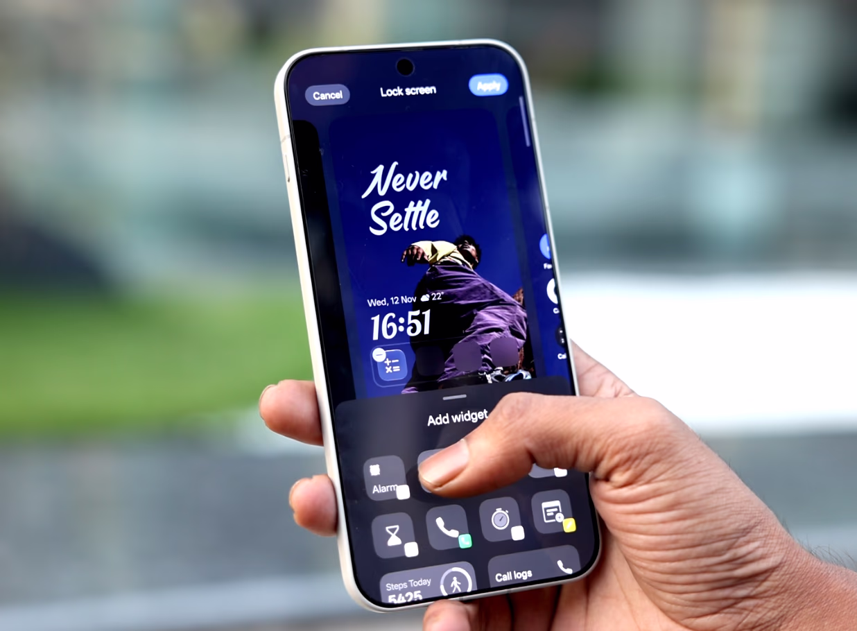 Exploring the enduring performance of OnePlus 15's battery life and charging innovations.