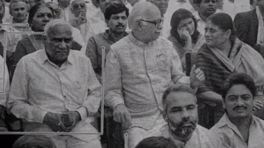 Digvijay Singh shared an old picture of PM Modi. (Photo- @digvijaya_28)