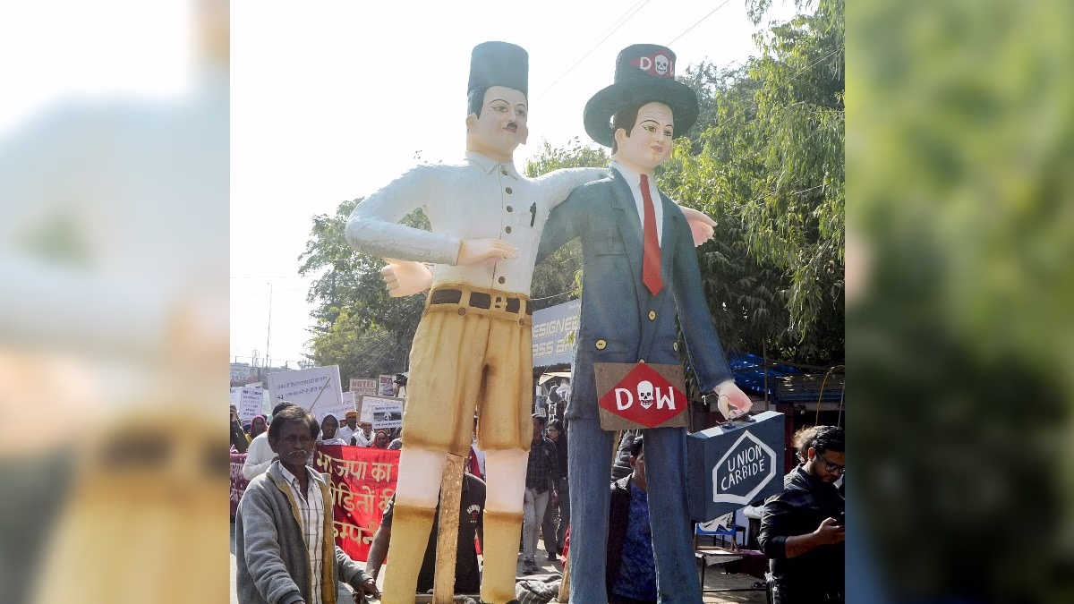 Controversy Over Effigy Resembling RSS Attire. (Photo: PTI)