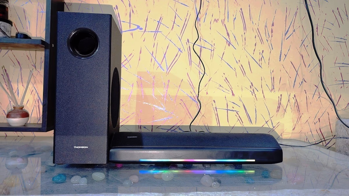 Modern and sleek design of the Thomson AlphaBeat60 soundbar